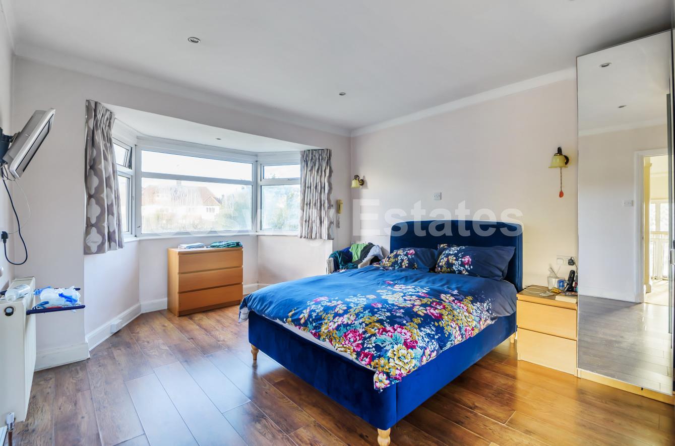 Sydney Grove, London